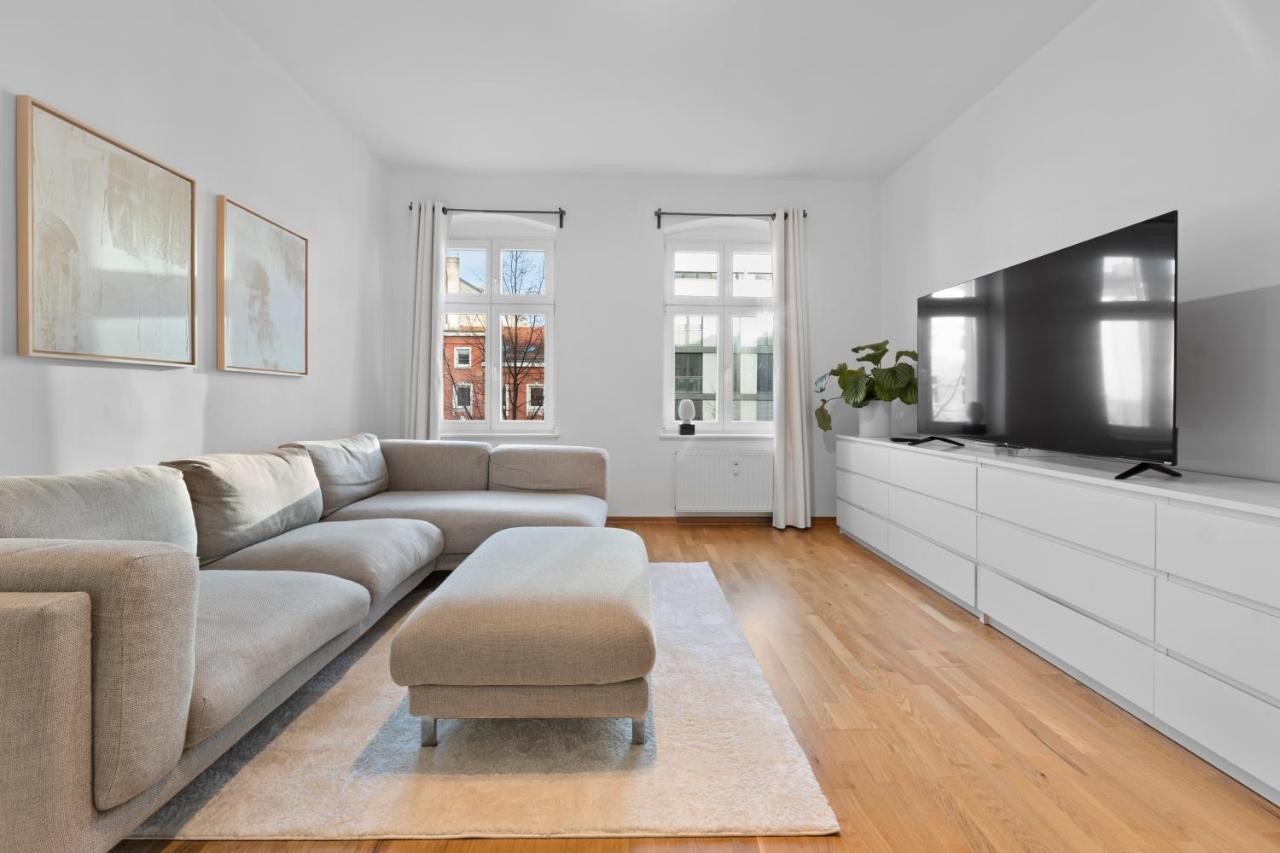 Beautiful 80sqm In Berlin-mitte Apartment *